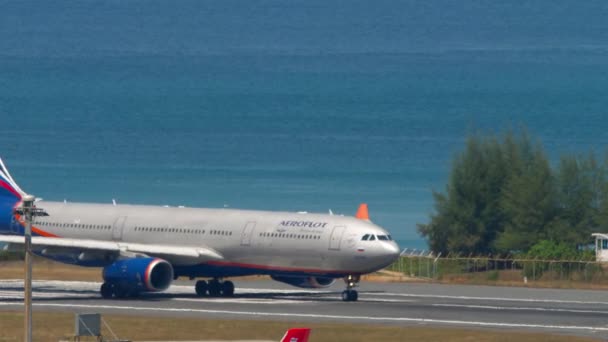 Phuket Thailand Şubat 2023 Airbus A330 343 Aeroflot Tan 73787 — Stok video