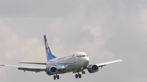 Novosibirsk Russian Fedation July 2022 Footage Jet Boeing 737 37010 — 图库视频影像