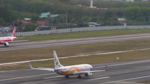 Phuket Thailand February 2023 Пасажирський Літак Boeing 737 Dby Nok — стокове відео