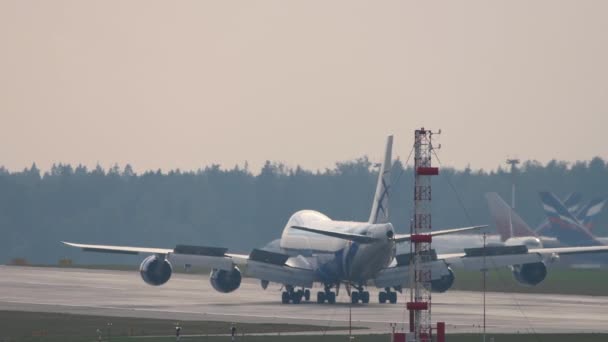 Μόσχα Ρωσική Ομοσπονδία Ιουλίου 2021 Boeing 747 Της Airbridgecargo Πέδησης — Αρχείο Βίντεο