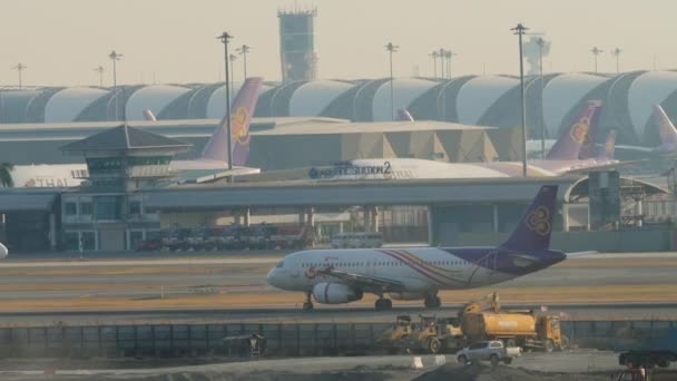 Bangkok Tailandia Enero 2023 Largo Disparo Airbus A320 Txf Thai — Vídeo de stock