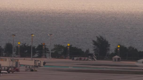 Phuket Tajlandia Luty 2023 Samoloty Boeing 737 Katar Airlines Kołowania — Wideo stockowe