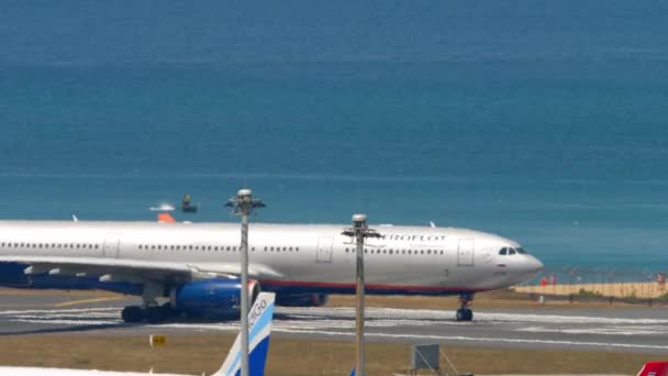 Phuket Thailand 2023年2月20日 空中客车A330 343 73787 Aeroflot Taxiing Runway Phuket — 图库视频影像