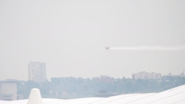 Kazan Russian Federation June 2019 Sports Aircraft Performing Aerobatics Red — Stockvideo