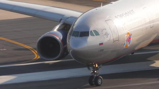 Phuket Thailand Fevereiro 2023 Avião Passageiros Airbus A330 Aeroflot Taxiing — Vídeo de Stock