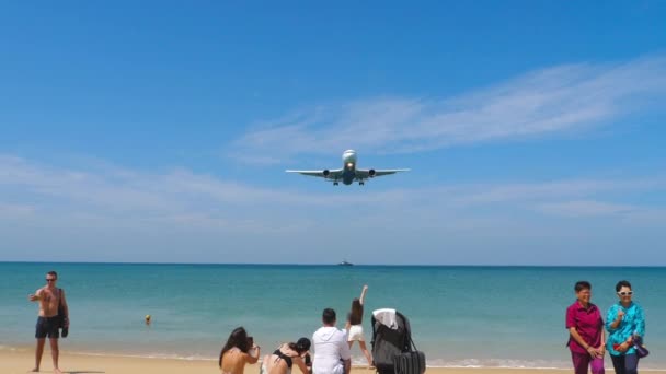 Phuket Tailandia Febrero 2023 Boeing 767 3Q8Er 73078 Azur Air — Vídeos de Stock
