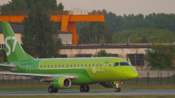 Novosibirsk Fédération Russie Juin 2020 Embraer E170Std Byh Airlines Circulant — Video