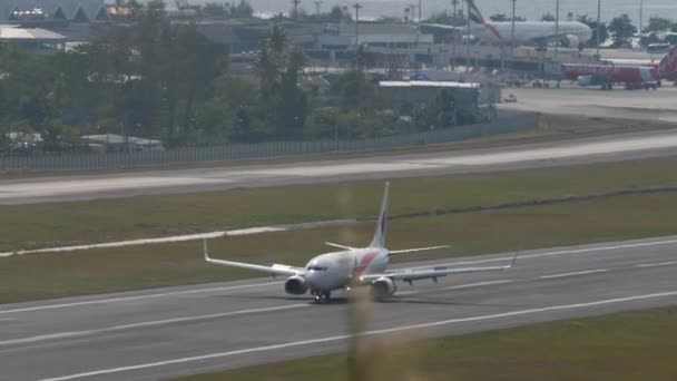Пхукет Таиланд Февраля 2023 Года Самолет Boeing 737 Mxk Malaysia — стоковое видео