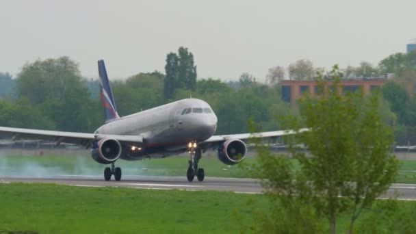 Алматы Казахстан Мая 2019 Года Самолет Пассажир Airbus A320 Bku — стоковое видео