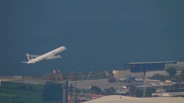 Hongkong November 2019 Flugzeuge Der China Eastern Starten Und Klettern — Stockvideo