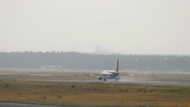 Frankfurt Main Γερμανία Ιουλίου 2017 Επιβατικό Αεροσκάφος Πέδησης Alitalia Μετά — Αρχείο Βίντεο