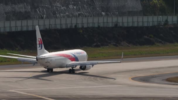 Пхукет Таиланд Февраля 2023 Года Самолет Boeing 737 Mxk Малайзийских — стоковое видео