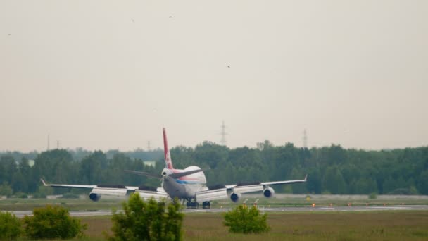Novosibirsk Orosz Federáció 2020 Június Boeing 747 4R7F Wcv Cargolux — Stock videók