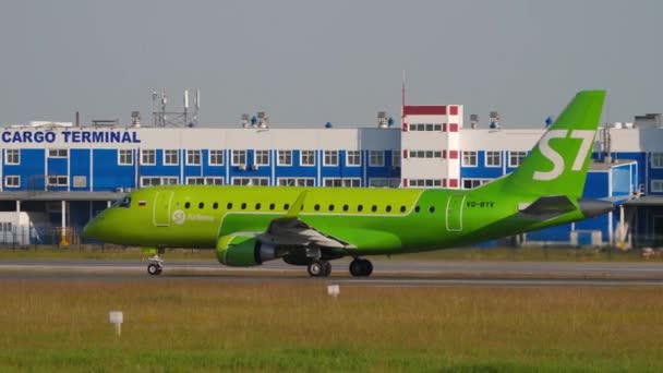 Novosibirsk Federación Rusa Junio 2020 Embraer E170 Byv Airlines Acelera — Vídeos de Stock