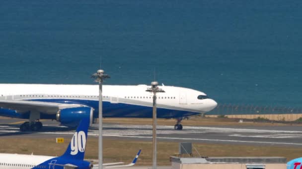 Phuket Thailand Ruary 2023 Airbus A330 Vkj Från Sunclass Taxiing — Stockvideo
