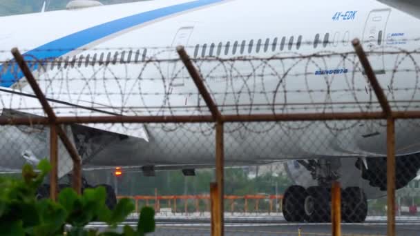 Phuket Thailand Července 2023 Snílek Boeing 787 Pojíždí Ranveji Zblízka — Stock video