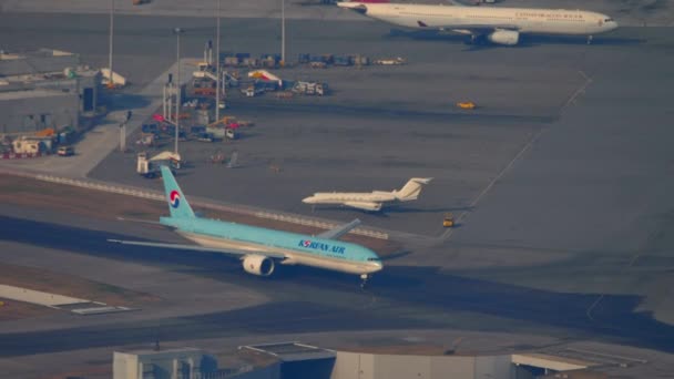 Hong Kong Novembro 2019 Boeing 777 Korean Air Taxiway Aeroporto — Vídeo de Stock