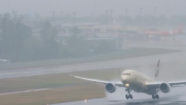 Phuket Thaïlande Février 2023 Boeing 787 Etihad Airways Décolle Sous — Video