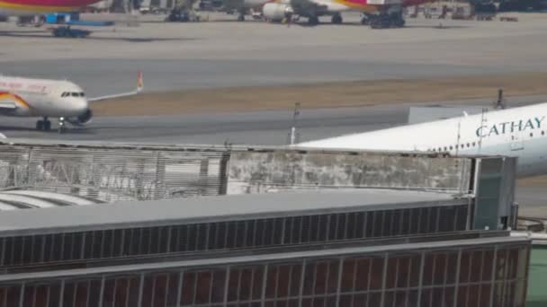 Гонконг Ноября 2019 Года Самолет Boeing 777 Компании Cathay Pacific — стоковое видео
