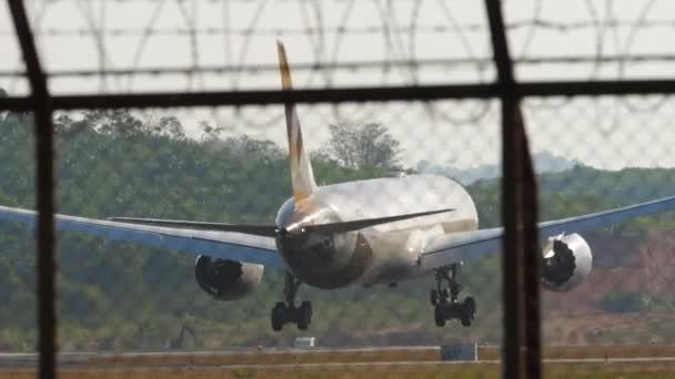 Phuket Thailand Φεβρουαριου 2023 Boeing 787 Dreamliner Blk Της Etihad — Αρχείο Βίντεο