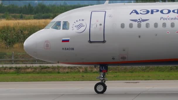 Moskva Ruská Federace Července 2021 Avia Dopravce Aeroflotu Taxi Letišti — Stock video