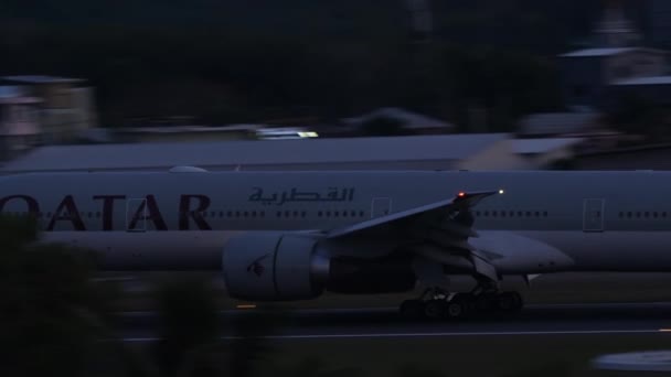 Phuket Thaïlande Novembre 2019 Jet Passagers Boeing 777 Qatar Airlines — Video