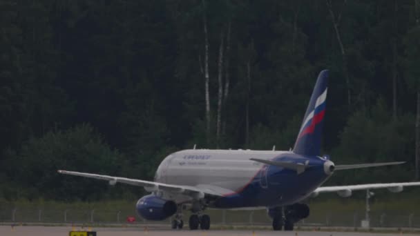 Moscow Russian Federation Juli 2021 Flygplan Aeroflot Taxning Sheremetyevos Flygplats — Stockvideo