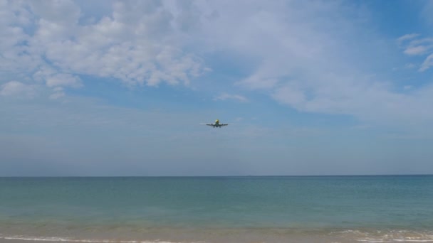 Phuket Thailand Şubat 2023 Phuket Havaalanına Nok Air Dbg Uçağı — Stok video