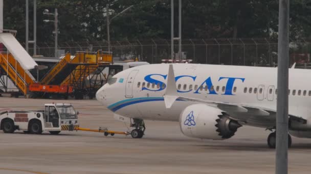 Phuket Thailand Fevereiro 2023 Avião Passageiros Scat Aeroporto Phuket Voo — Vídeo de Stock