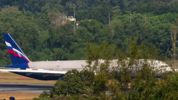 Phuket Thaïlande Février 2023 Boeing 777 Aeroflot Atterrissage Toucher Freinage — Video