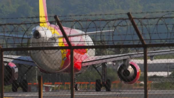 Phuket Thailand February 2023 Airbus A320 Літак Vietnamjet Air Злітно — стокове відео