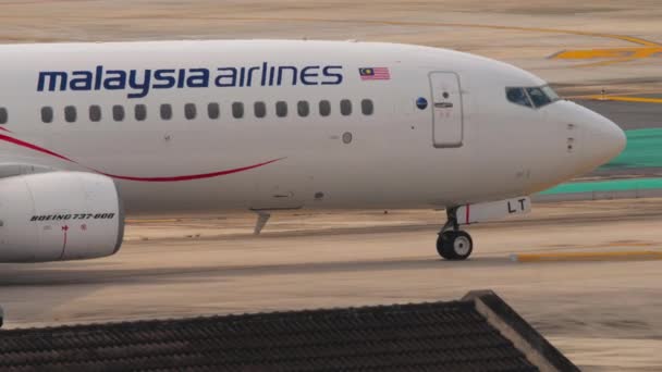 Пхукет Таиланд Февраля 2023 Года Боинг 737 Млт Малайзийских Авиалиний — стоковое видео