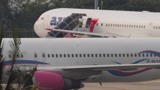 Phuket Tailandia Enero 2023 Boeing 767 B6703 Sunday Airlines Aeropuerto — Vídeo de stock