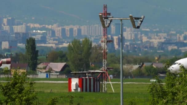 Almaty Kazakhstan Mayıs 2019 Kazakistan Havayolları Nın Yolcu Uçağı Yan — Stok video