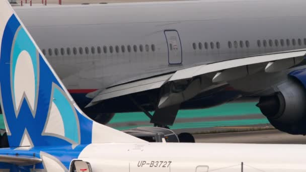 Phuket Thailand February 2023 Boeing 777 Aeroflot Taxiing Phuket Airport — 图库视频影像