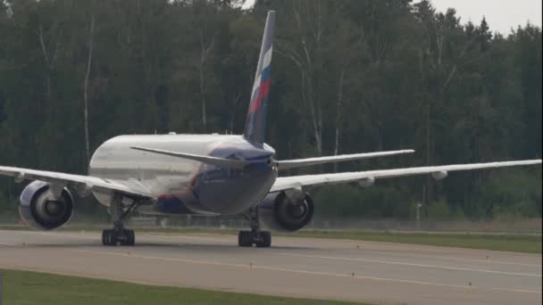 Moskva Ruská Federace Června 2021 Obchodní Letadlo Aeroflotu Pojíždějící Letišti — Stock video