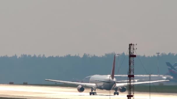 Moscow Russian Federation Julho 2021 Filmagem Câmera Lenta Avião Jato — Vídeo de Stock