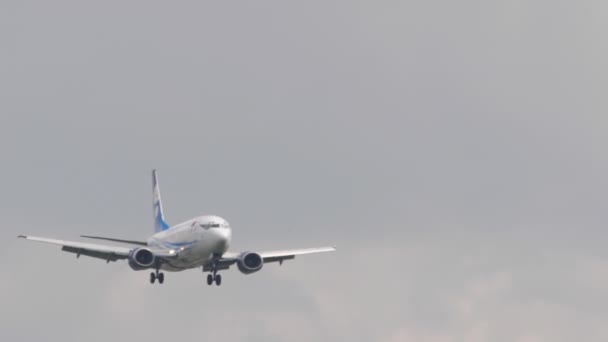 Novosibirsk Ρωσία Ιουλίου 2022 Αεροπλάνο Boeing 737 37010 Της Avia — Αρχείο Βίντεο