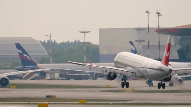 Moscou Fédération Russie Juillet 2021 Images Avion Réaction Atterrissant Touchant — Video