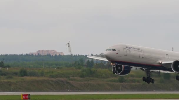 Moskva Ruská Federace Června 2021 Boeing 777 Aeroflot Landing Touch — Stock video