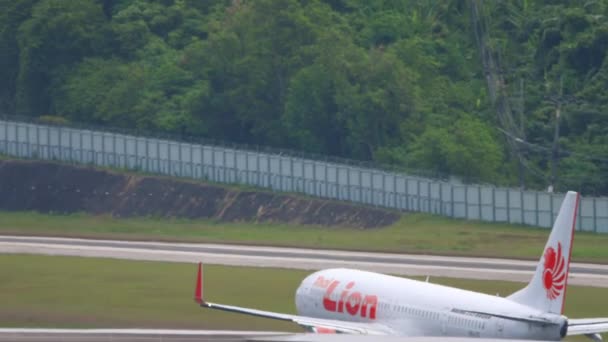 Phuket Tailandia Noviembre 2019 Avión Thai Lion Saliendo Aeropuerto Internacional — Vídeos de Stock
