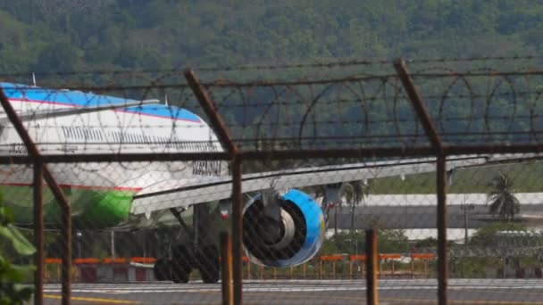 Phuket Tailandia Febrero 2023 Avión Pasajeros Airbus A321 Uk32103 Uzbekistan — Vídeos de Stock