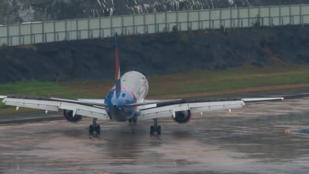 Phuket Thailand Φεβρουαριου 2023 Αεροπλάνο Boeing 757 73077 Της Azur — Αρχείο Βίντεο