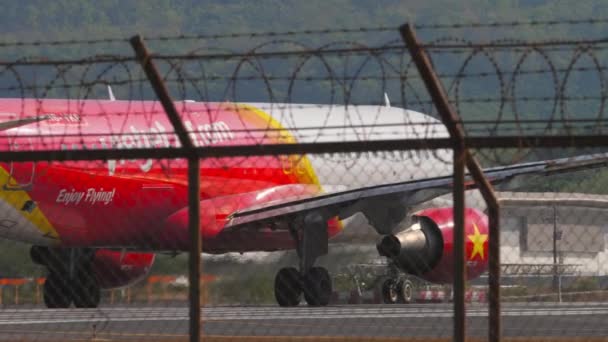 Phuket Thailand February 2023 Airbus A320 Авіапасажирські Перевезення Злітно Посадковій — стокове відео