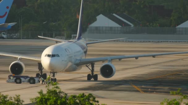 Phuket Thailand Νοεμβρίου 2016 Αεροπλάνο Airbus A330 Της Thai Στο — Αρχείο Βίντεο
