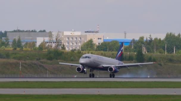 Москва Российская Федерация Июля 2021 Года Самолет Sukhoi Superjet Аэрофлот — стоковое видео