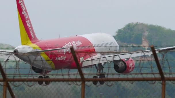 Phuket Tajlandia Styczeń 2023 Airbus A320 214 Vkf Lądowania Vietjet — Wideo stockowe