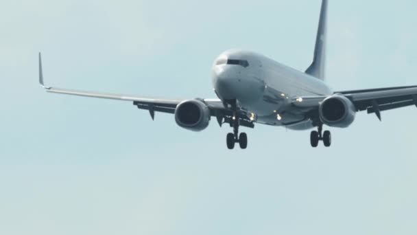 2015년 11월 27일 착륙의 737 Silkair는 싱가포르 항공사입니다 — 비디오