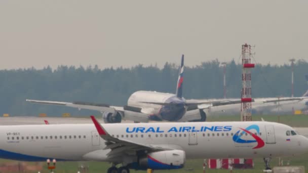 Москва Российская Федерация Июля 2021 Года Пассажирский Самолет Airbus A321 — стоковое видео