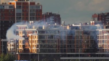 KAZAN, Rusya Federasyonu, 15 HAZİRAN 2019: Spor uçakları Red Bull Air, yarış ve yarışma ile uçuyor. Bir spor uçağı uçuşu